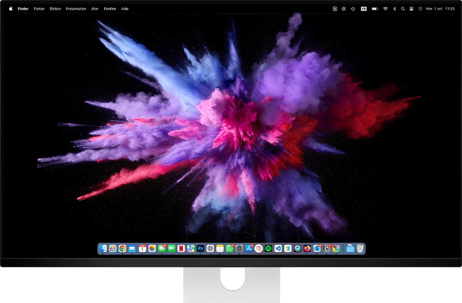 Écran Kuycon Q32S 32 pouces 4K QD-OLED affichant un bureau macOS avec la barre des menus et le Dock